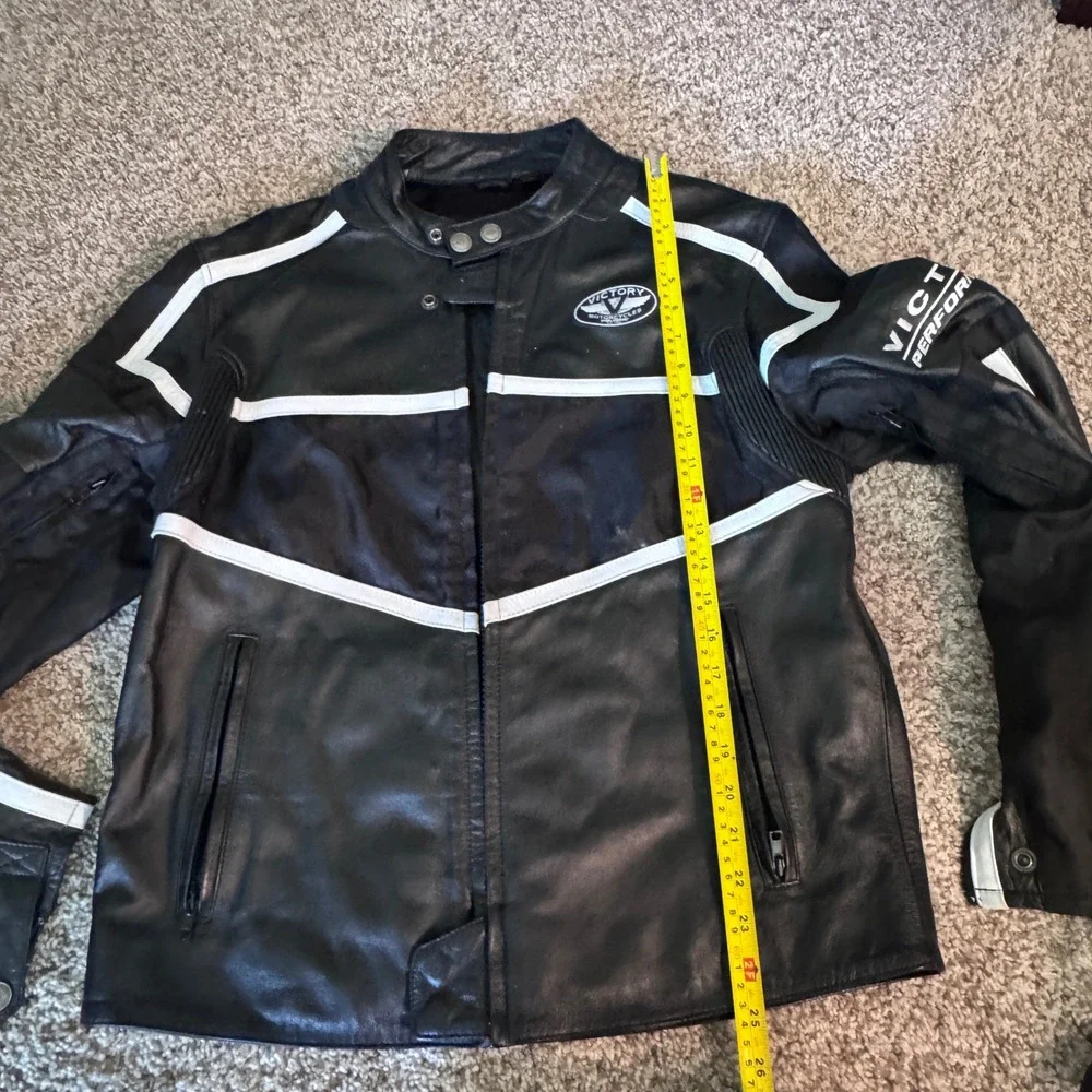 Victory Motorcycle Men's Medium Black Leather Full Zip Motorcycle Jacket